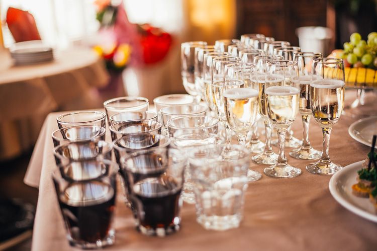 champagne wine glasses party table
